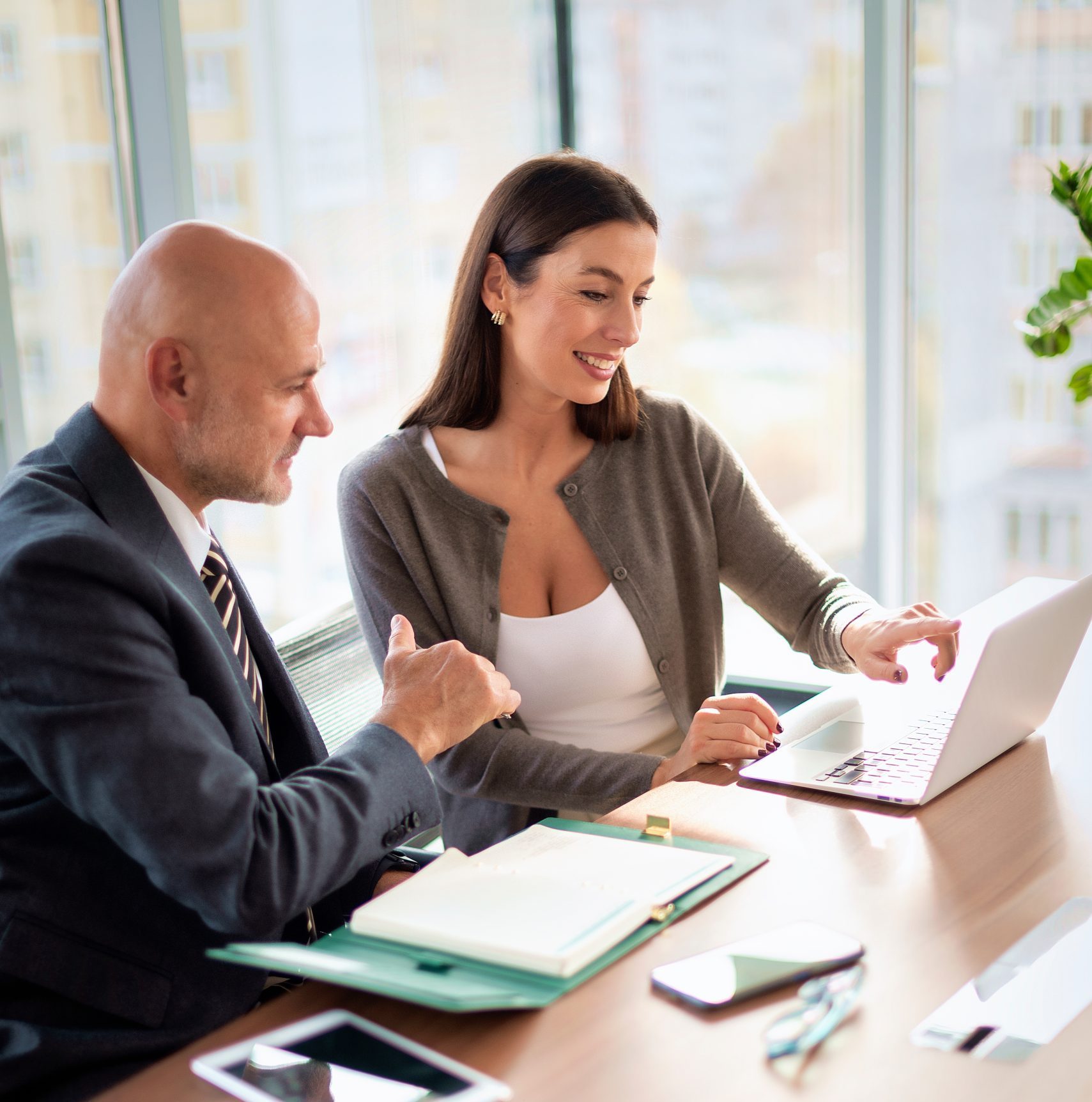Group,Of,Co-workers,Sittinging,At,Desk,And,Having,Business,Meeting. Group,Of,Co-workers,Sittinging,At,Desk,And,Having,Business,Meeting.